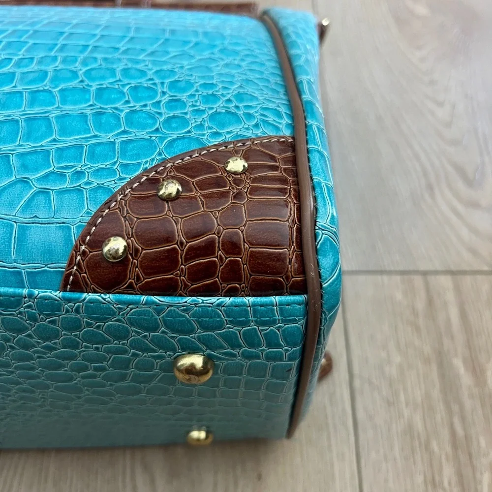 Samantha Brown NWOT blue and brown crocodile-embossed travel tote/weekender bag.